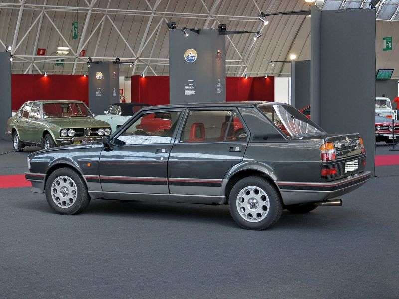 Alfa Romeo Giulietta 116 [druga zmiana stylizacji] Turbodelta sedan 2.0 T MT (1984 1985)