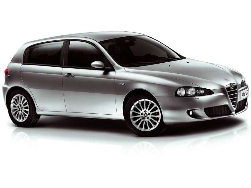 Alfa Romeo 147 5 drzwiowy hatchback drugiej generacji 1,6 mln ton (2004 2010)
