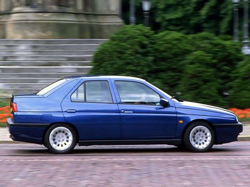 Alfa Romeo 155167 [zmiana stylizacji] sedan 2.0 MT Q4 (1995 1996)