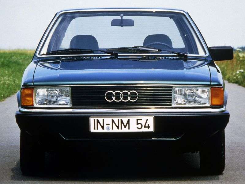 Audi 80 B2 4 drzwiowy sedan 1.6 GLE MT (1978 1980)