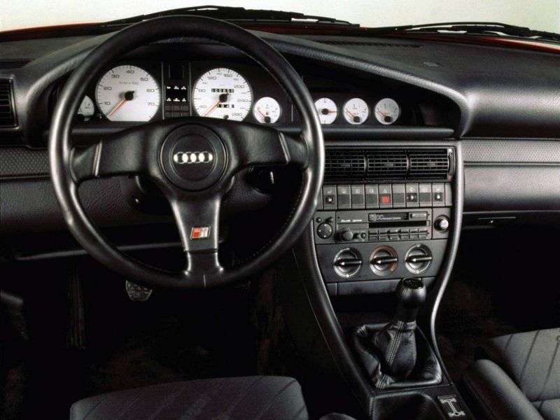 Audi 100 4A, C4 sedan 2.2 Turbo MT (1988–1990)