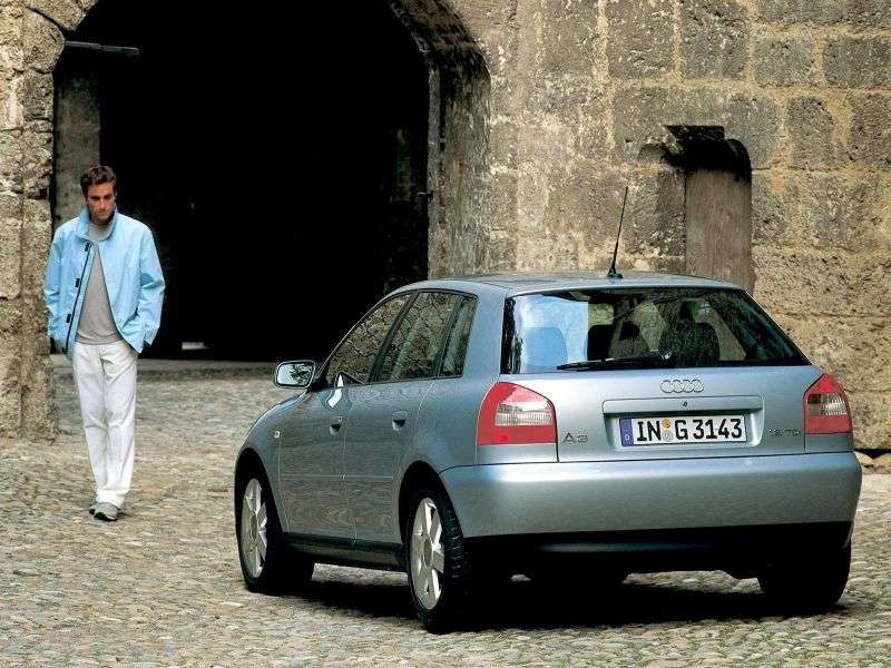 Audi A3 8L [zmiana stylizacji] hatchback 5 drzwiowy. 1,6 mln ton (2001 2002)