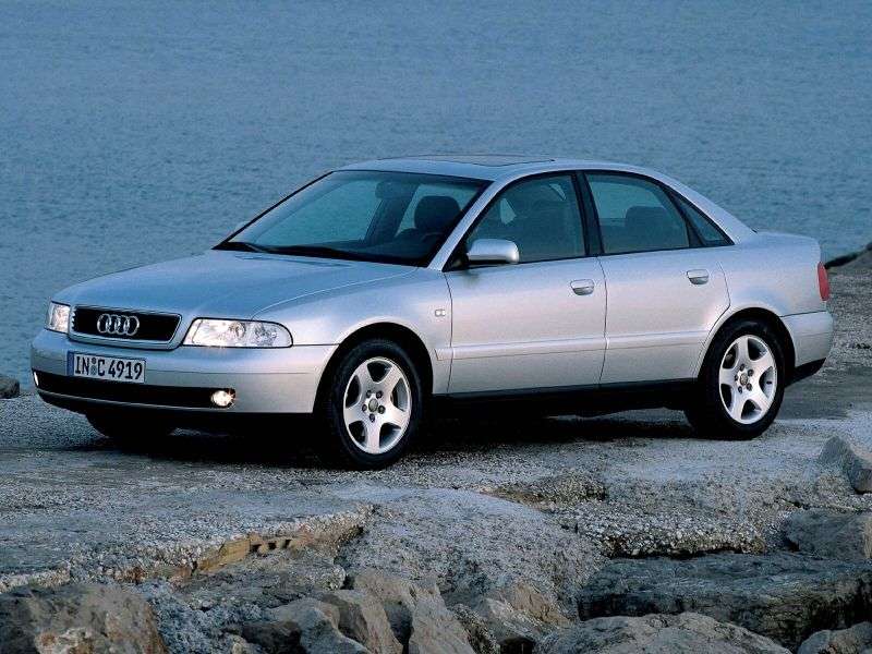 Audi A4 B5 [zmiana stylizacji] sedan 1.8 quattro MT (1999 2001)