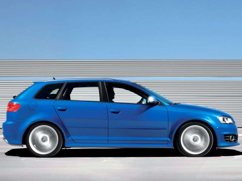 Audi S3 8P / 8PA [restyling] Sportback hatchback 5 dv. 2.0 TFSI quattro S tronic Basic (2008–2012)