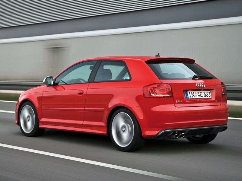 Audi S3 8P / 8PA [zmiana stylizacji] hatchback 3 drzwiowy. 2.0 TFSI quattro MT Baza (2008 2012)