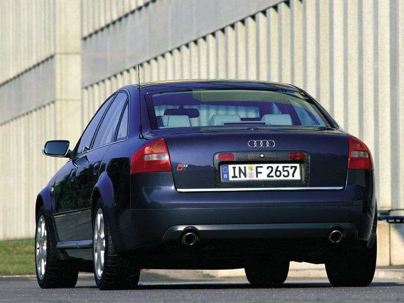 Audi S6 C5 sedan 4.2 quattro MT (1999–2001)