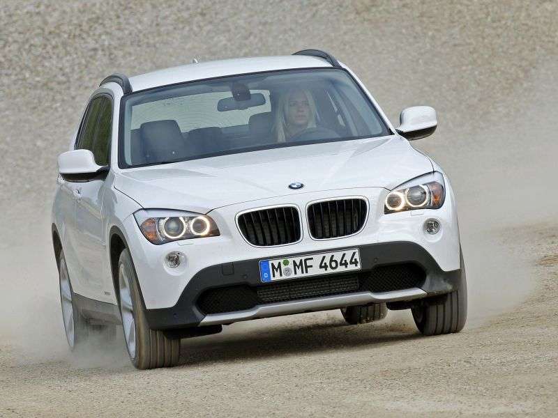BMW X1 E84 xDrive20i MT crossover (2011 2012)