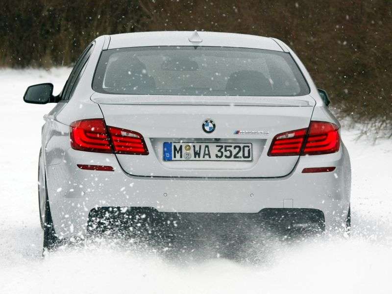 BMW Seria 5 F10 / F11 sedan 530d MT (2010 2011)
