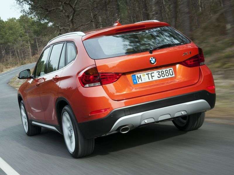 BMW X1 E84 [restyled] sDrive16d MT crossover (2012 – current century)