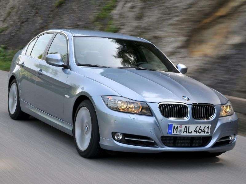 BMW serii 3 E90 / E91 / E92 / E93 [zmiana stylizacji] sedan 316d MT (2009 2011)