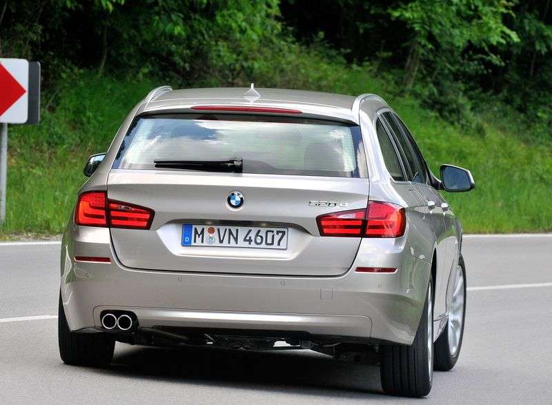 BMW 5 Series F10 / F11Touring Estate 535d AT (2011   teraz)