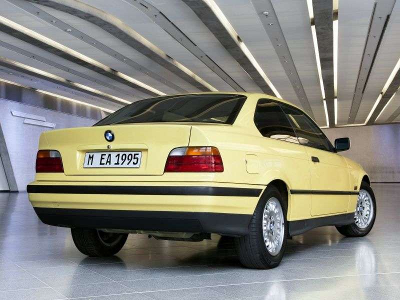 BMW Seria 3 E36 coupe 325i MT (1991 1992)