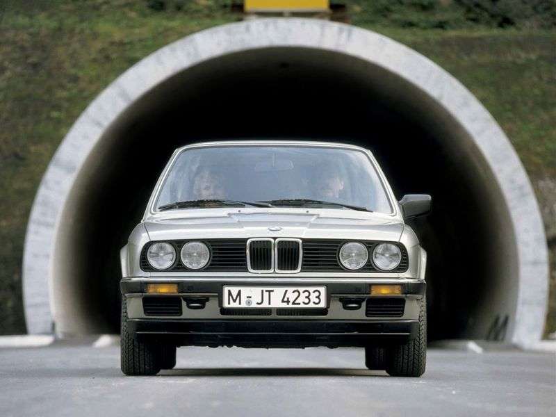 2 drzwiowy sedan BMW serii 3 E30 320i kat AT (1986 1987)