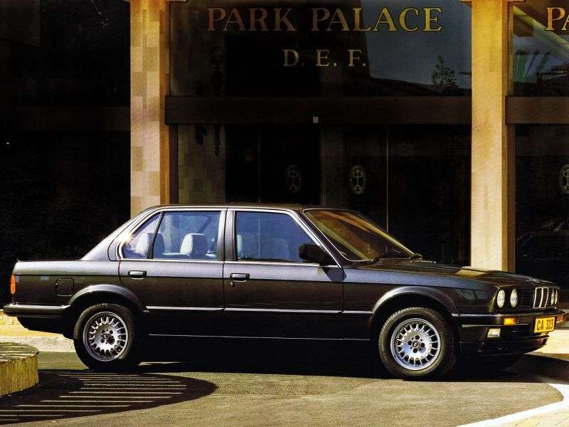 4 drzwiowy sedan BMW serii 3 E30 320i kat MT (1986 1987)