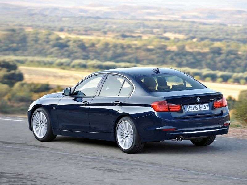 BMW 3 Series F30 / F31sedan 320i xDrive MT Luxury Line (2012 – n.)
