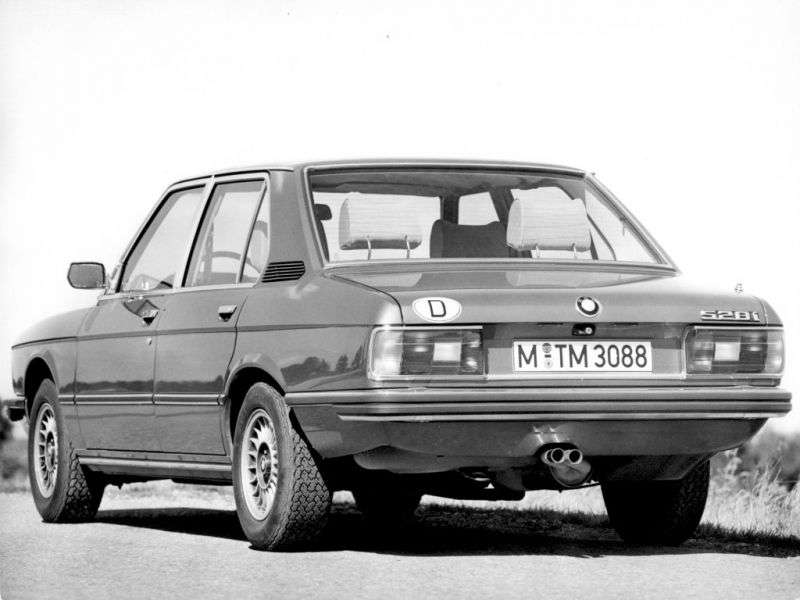 BMW 5 Series E12 [restyling] 520i 4MT Sedan (1976–1979)