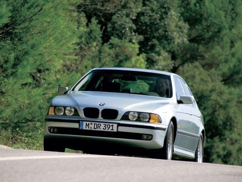 4 drzwiowy sedan BMW serii 5 E39 523i AT (1995 1998)