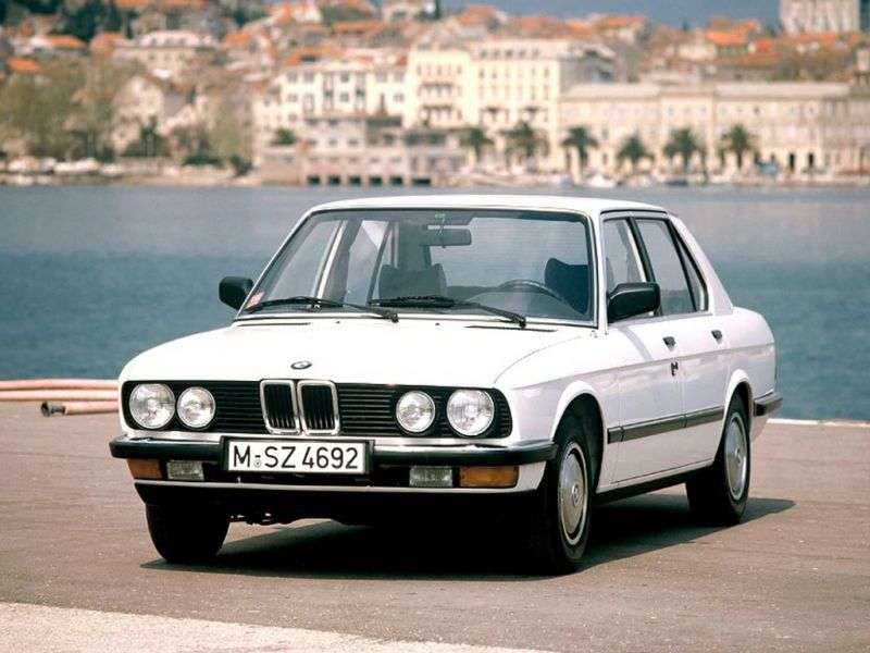 BMW Seria 5 E28 sedan 520i 3AT (1981 1983)