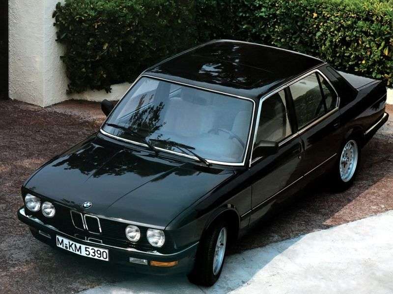 BMW 5 Series E28sedan 518i 5MT (1983–1988)