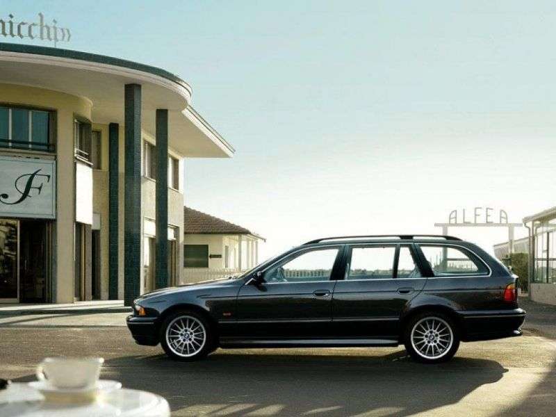 BMW 5 Series E39 [restyling] Touring wagon 530i AT (2000–2004)