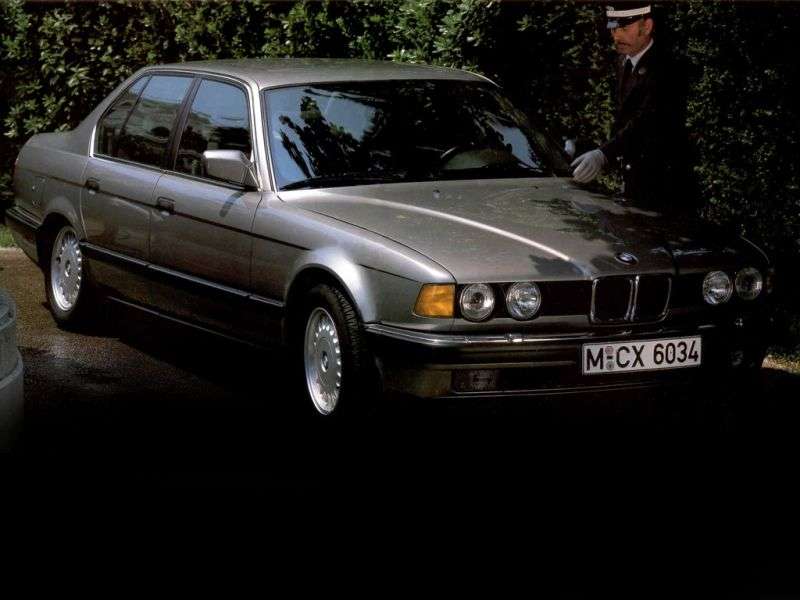 BMW 7 Series E32sedan 735iL kat MT (1987–1992)