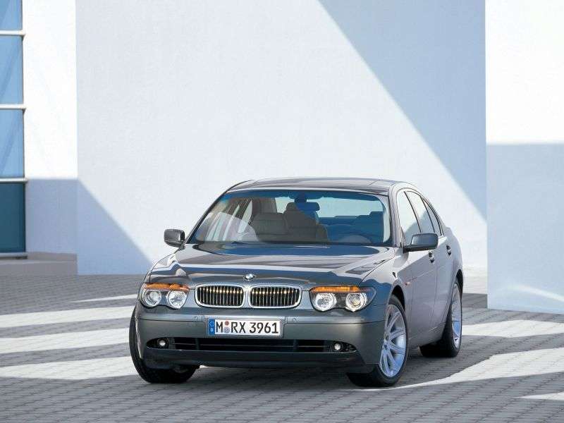 4 drzwiowy sedan BMW serii 7 E65 / E66 740d AT (2002 2005)
