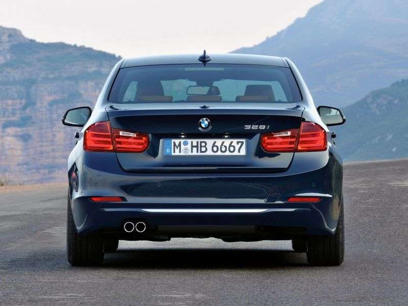 BMW Seria 3 F30 / F31 sedan 328i AT (2012 obecnie)