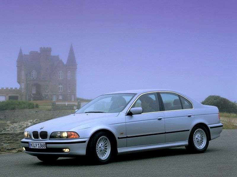 4 drzwiowy sedan BMW serii 5 E39 540i MT (1996 1998)