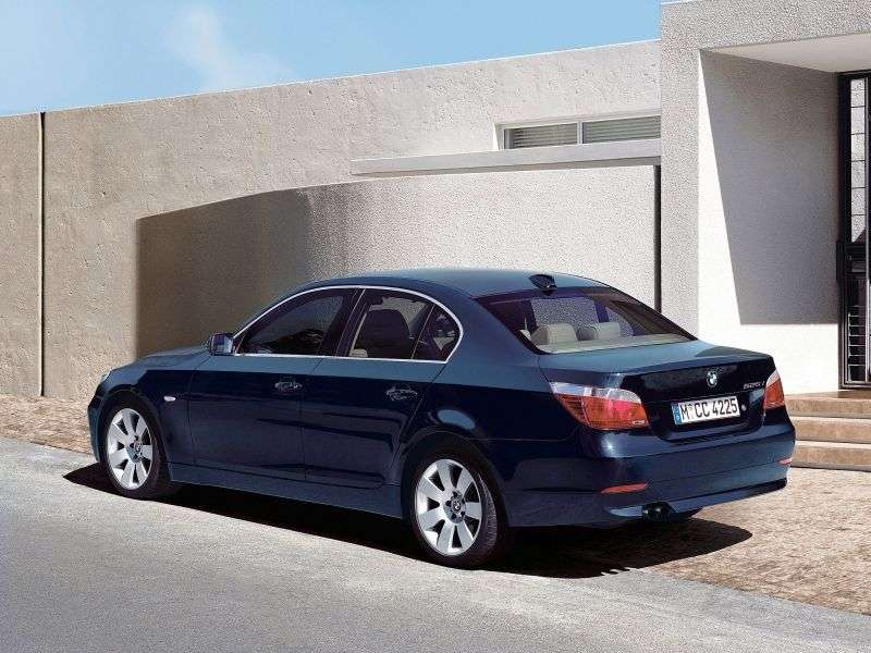 BMW serii 5 E60 / E61 sedan 530i AT (2004 2005)