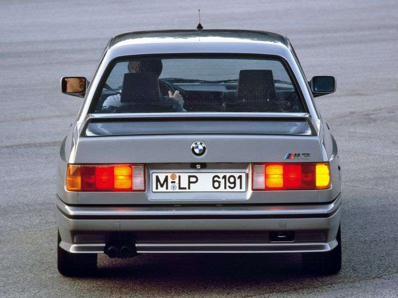 BMW serii M E30 3 coupe &bdquo;2.3 MT&rdquo; &bdquo;Johnny Cecotto Edition&rdquo; &bdquo;&rdquo; (1989–1990)