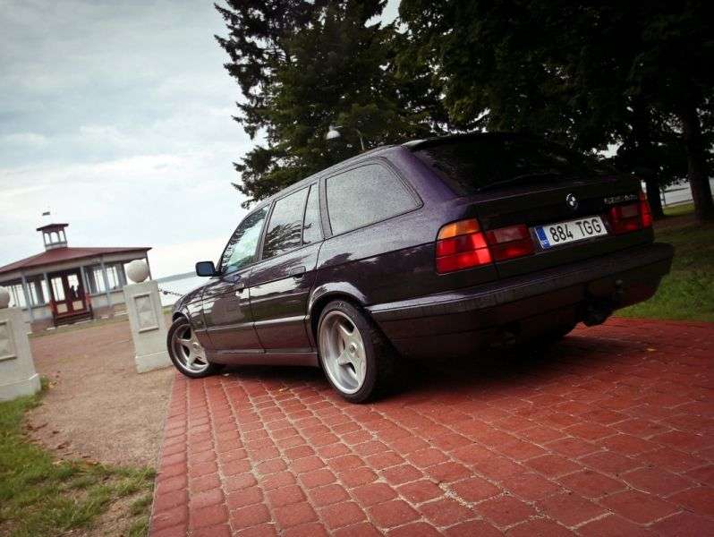 BMW serii 5 E34Touring Estate 525i VANOS AT (1992 1996)