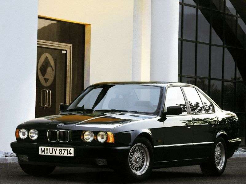 BMW Seria 5 E34 sedan 525i 4AT (1990 1991)