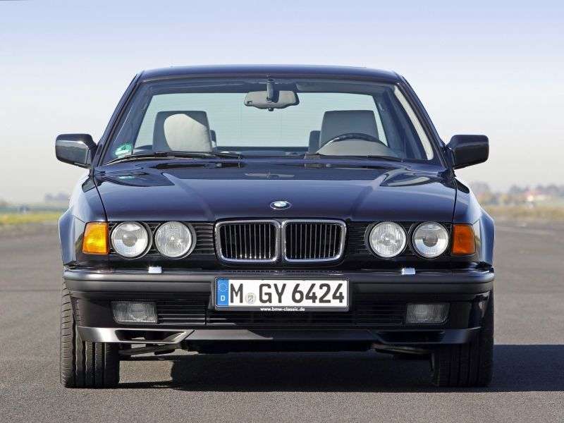 BMW 7 Series E32sedan 730i MT (1991–1994)