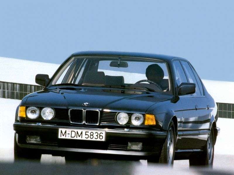 BMW 7 Series E32sedan 735iL MT (1987–1989)