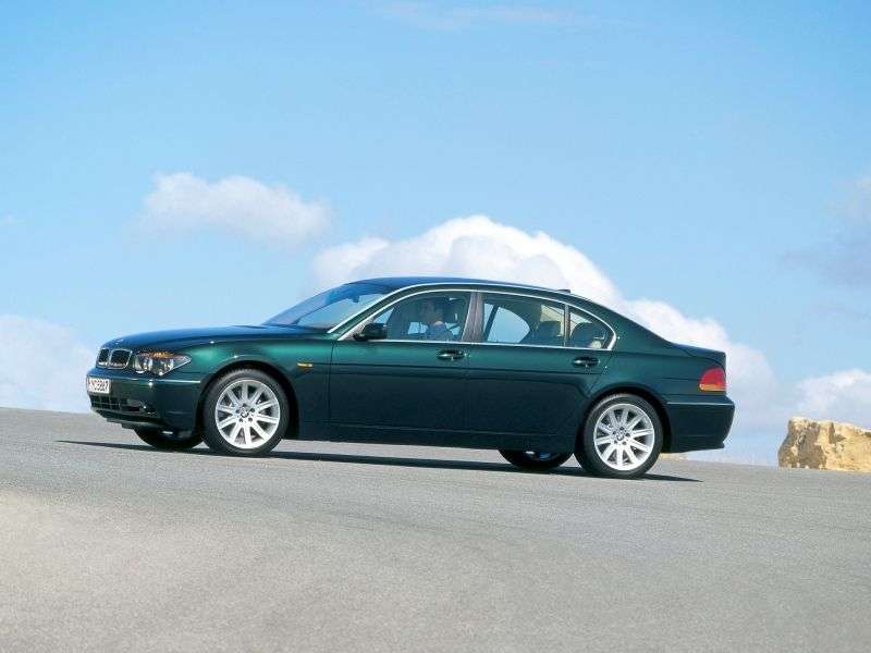 4 drzwiowy sedan BMW serii 7 E65 / E66 740d AT (2002 2005)