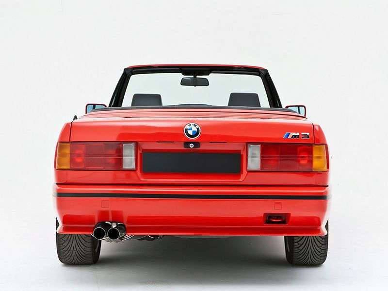 BMW serii M E30 3 Cabrio 2.3 MT (1988 1989)