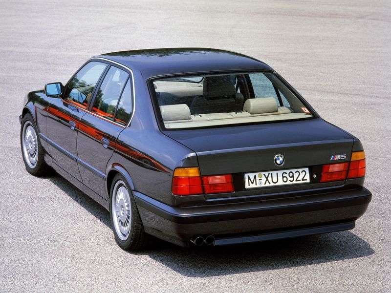 BMW M Series E34 5 Series 3.5 MT Naghi Motors (1992–1992)