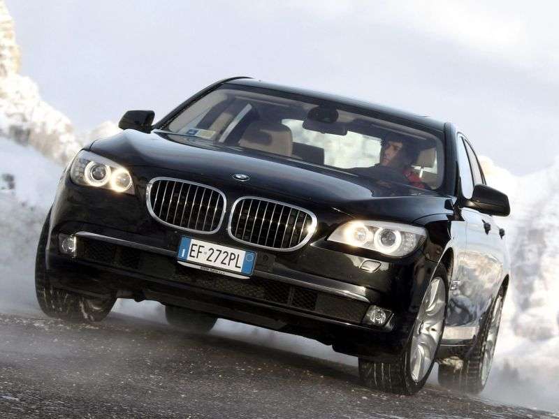 BMW serii 7 F01 / F02 Saloon 750Li xDrive Baza AT (2009 2012)