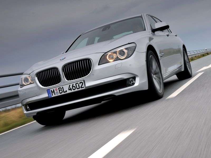 BMW Seria 7 F01 / F02 760Li AT Basic (2009 2012)
