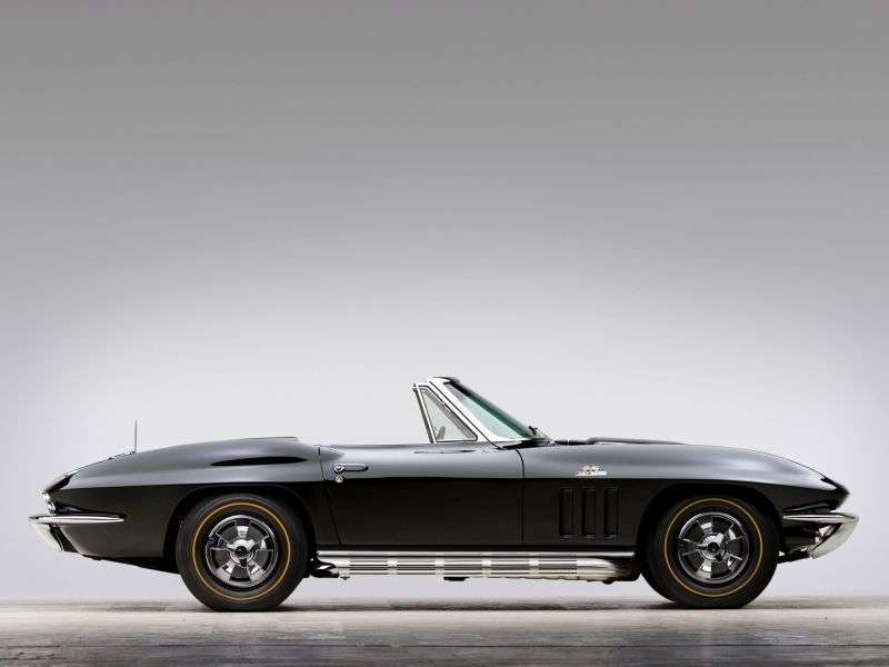 Chevrolet Corvette C2 [3rd restyling] Sting Ray 5.4 Powerglide Convertible (1966–1966)