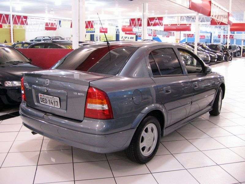 Chevrolet Astra 2nd generation sedan 1.8 Flexfuel MT (2001–2003)