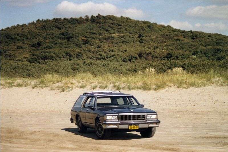 Chevrolet Caprice 3rd generation [2nd restyling] station wagon 5.0 4AT (1986–1986)