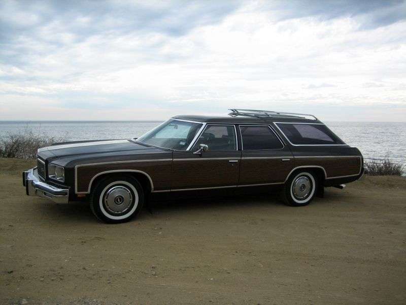 Chevrolet Caprice 2nd generation [4th restyling] Kingswood Estate 6.6 Turbo Hydra Matic 2 seat station wagon (1975–1975)
