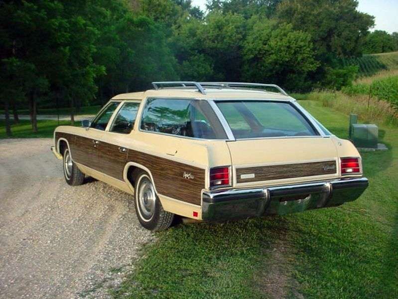 Chevrolet Caprice 2nd generation [2nd restyling] Kingswood Estate Wagon 7.44 Turbo Hydra Matic 2 seat (1973–1973)