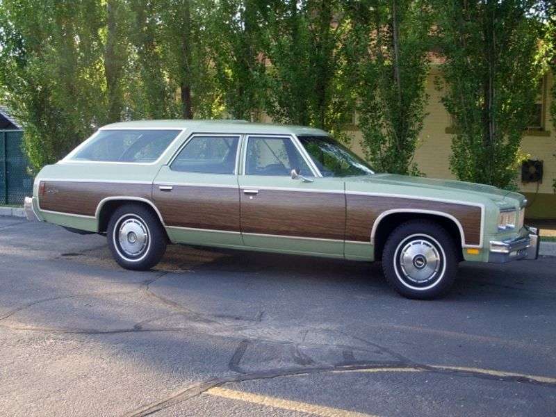 Chevrolet Caprice 2nd generation [4th restyling] Kingswood Estate Wagon 7.44 Turbo Hydra Matic 3 seat (1975–1975)