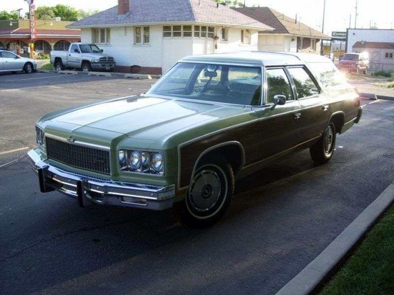 Chevrolet Caprice 2nd generation [4th restyling] Kingswood Estate 6.6 Turbo Hydra Matic 2 seat station wagon (1975–1975)