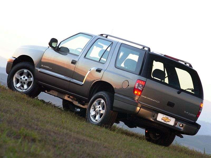 Chevrolet Blazer 5 generation BR spec SUV 2.4 MT (2003–2008)
