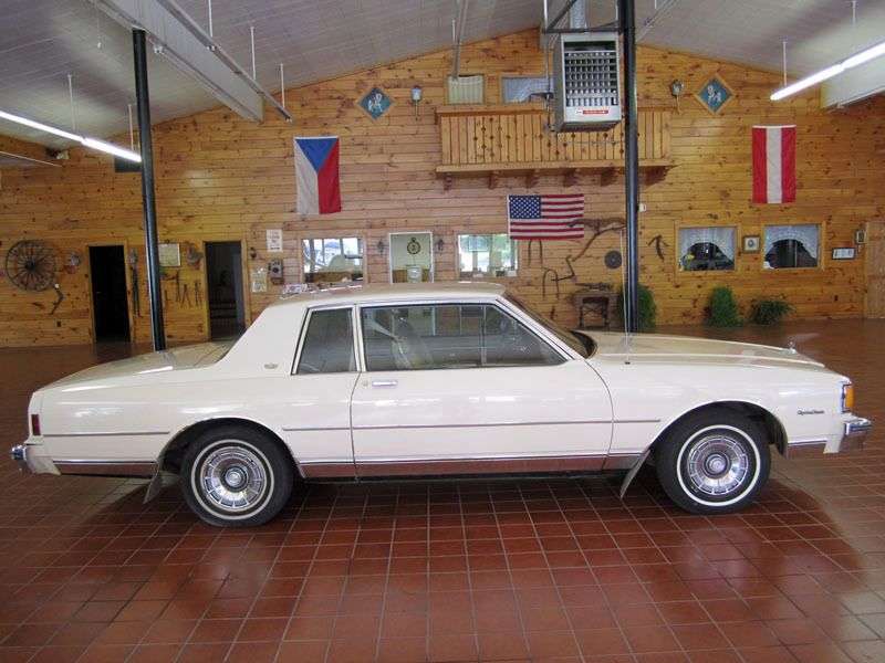 Chevrolet Caprice 3. generacja [restyling] coupe 5.0 4AT (1981 1984)