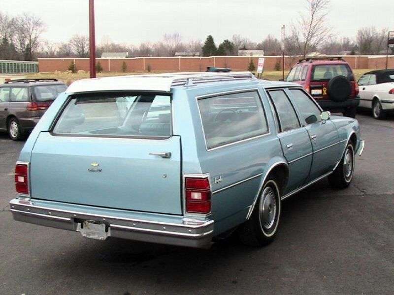 Chevrolet Caprice 3rd generation Kingswood Estate station wagon 5.0 Turbo Hydra Matic 3 seat (1977–1979)