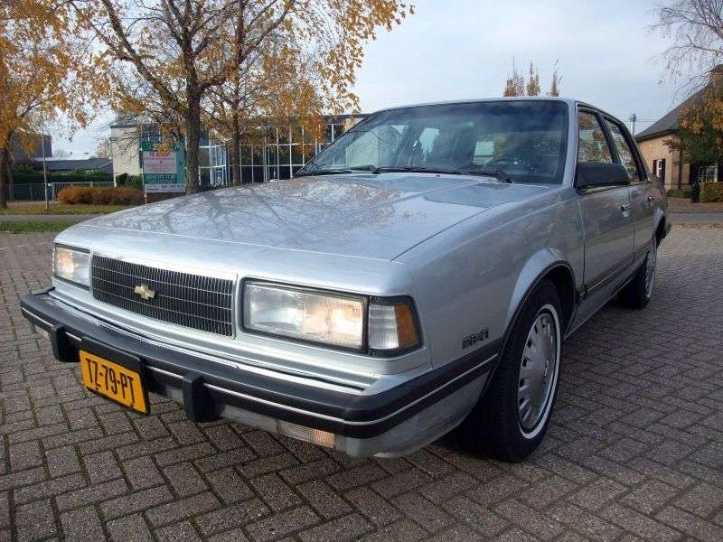 Chevrolet Celebrity 1. generacji [trzecia zmiana stylizacji] sedan 4 drzwiowy. 2,8 MT (1987 1989)